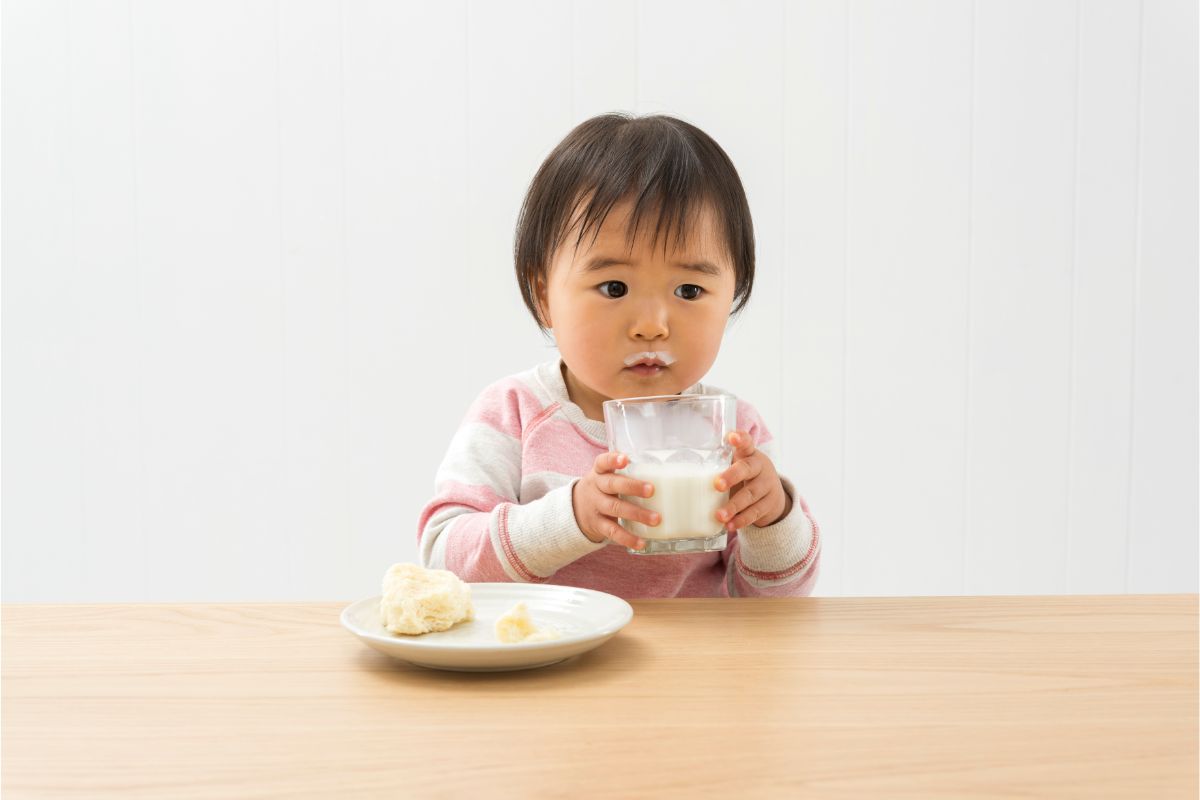 Milk Allergy In Children: Signs & What To Do